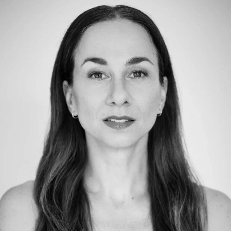 jennifer poll 2026 by tanja krauth