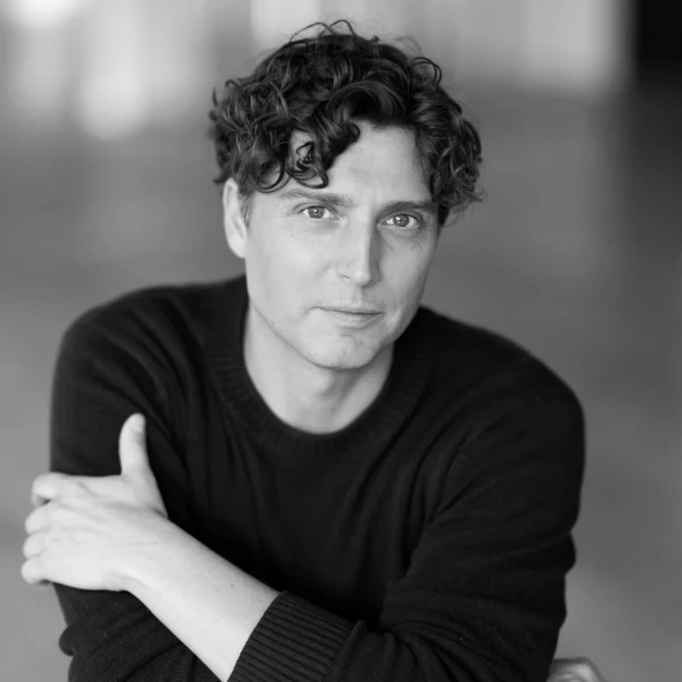 Black-and-white portrait of Robert Schmelcher by photographer Silke Thelen